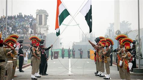 Duped by agent, Indian woman returns from Pakistan after 22 years ...