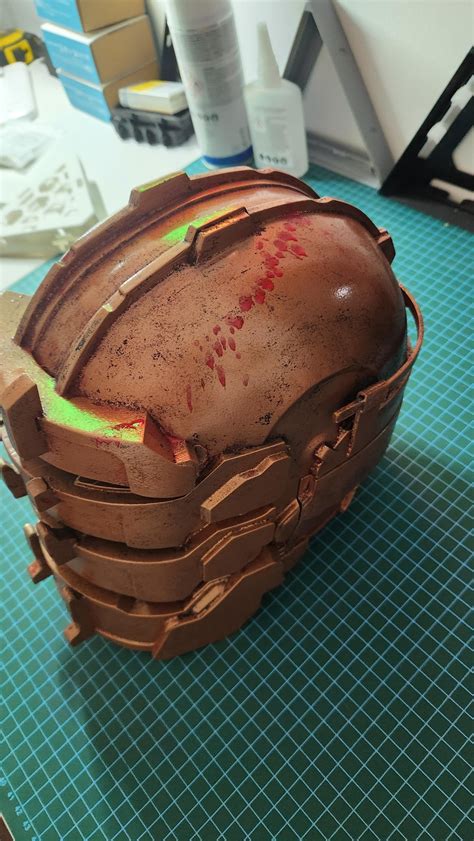 3D printed Dead Space helmet : r/cosplay
