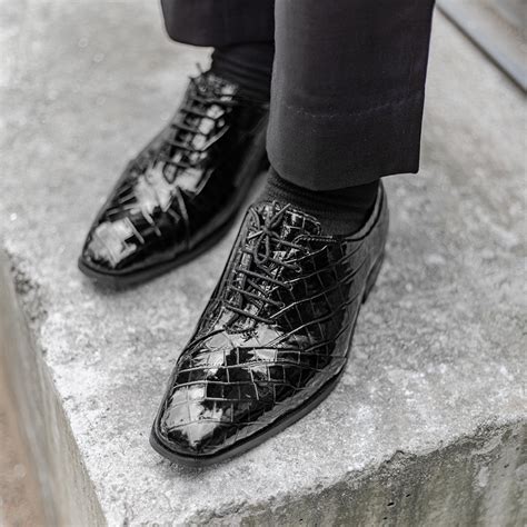 Blind seam lace-up with croco detail- black – The Alternate