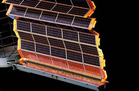ISS Solar Array 的图像结果