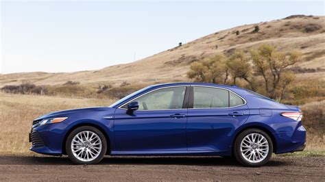 Build Toyota Camry Hybrid