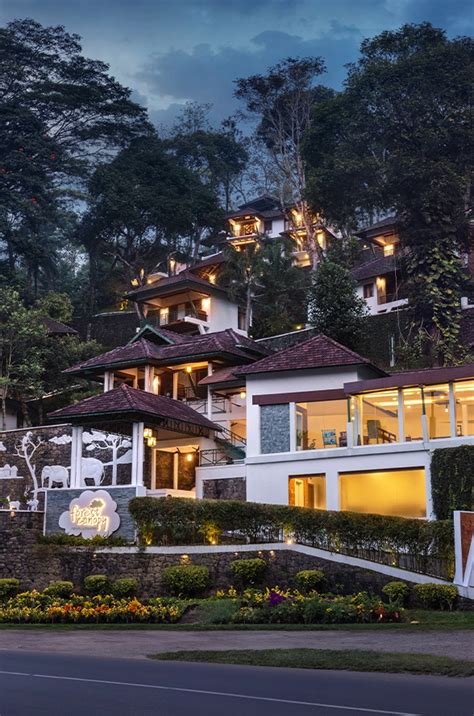 Best 5 Star Luxury Resorts and Hotels in Thekkady, Places to Stay in Kumily