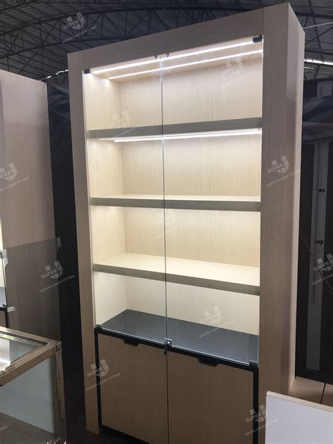 Electronics Store Display 的图像结果