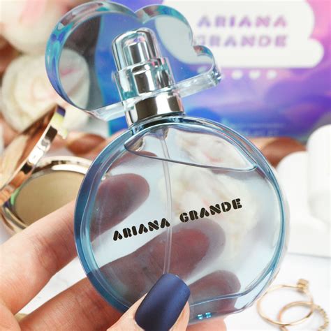 Ariana Grande Cloud Perfume | Ariana grande perfume, Ari perfume, Perfume
