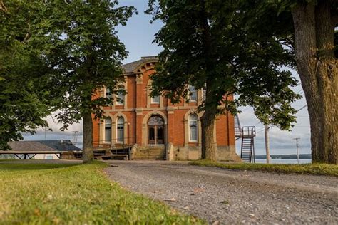 CUSTOMS HOUSE INN (Pictou, Nova Scotia) - Inn Reviews & Photos ...