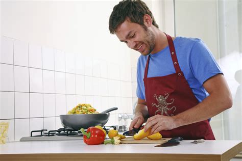 EFA News - European Food Agency - Cooking man