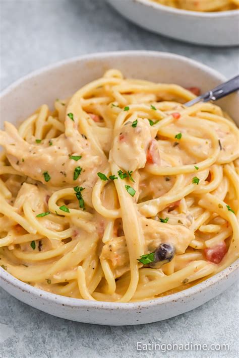 Crockpot Chicken Spaghetti Recipe -slow cooker cheesy spaghetti