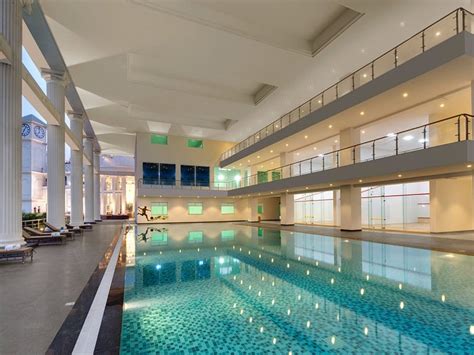 Amanora The Fern Pune, Series by Marriott Pool: Pictures & Reviews ...
