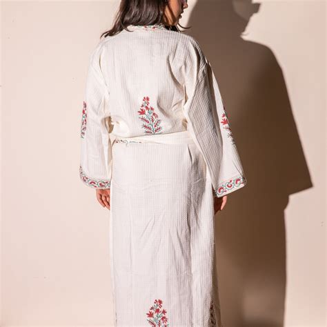 Pink Floral Parijat White Cotton Bathrobe For Women – House of Ekam