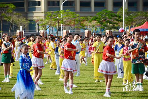 2017汕头市群众音乐舞蹈花会昨晚举行