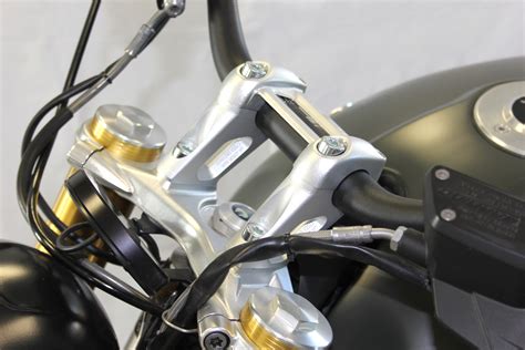 Handlebar Risers with Offset for BMW RnineT, RnineT Scrambler, Pure ...