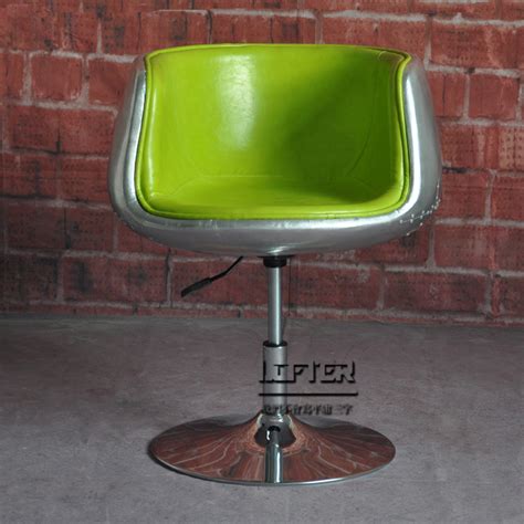 欧式圆背酒店餐椅 摩洛哥白色PU皮铝合金宴会椅 铆钉装饰餐厅椅子-阿里巴巴
