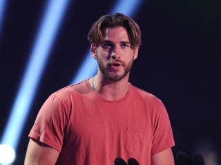 curtains haircut face shape