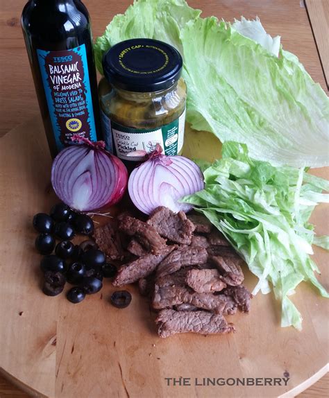 Peppered Beef Salad Bowls | The Lingonberry