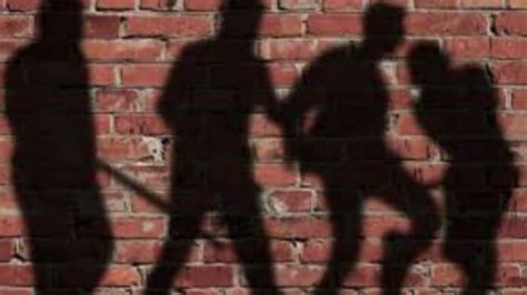 DP constable thrashed by bootlegger and his family - India Today