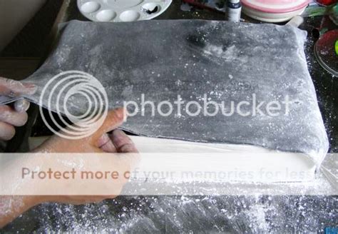 Stacked Book Cake Tutorial 的图像结果