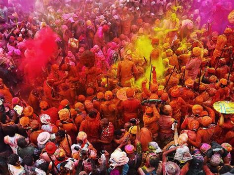 Best Holi Pics 2020 - From Sexy Pics To Serious Face Mask Photos ...