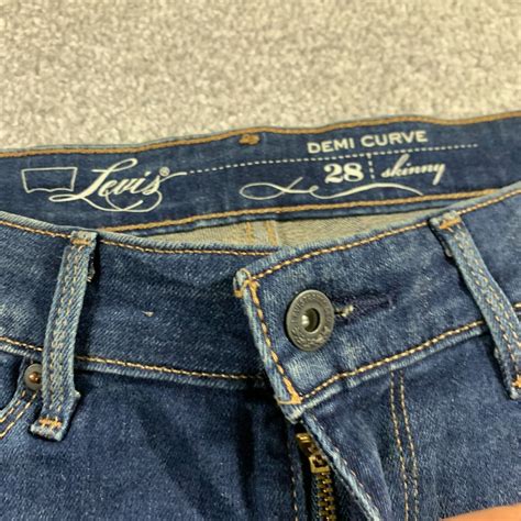 LEVI'S Demi Curve Jeans Women's (28 Inch Waist) (32 I… - Gem