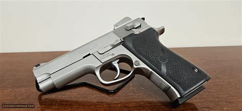 Smith & Wesson 4006 .40 S&W W/ Extra Mags