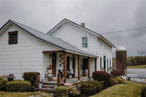 Rustic Elegant Farmhouse in picturesque setting - Farm stays for Rent ...