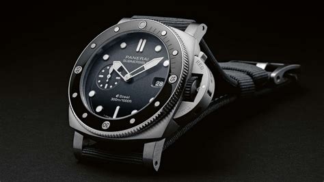A complete review of the Panerai’s Submersible QuarantaQuattro eSteel ...