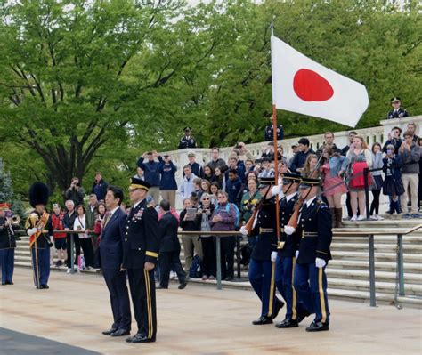 Japan honors America's heroes | Article | The United States Army
