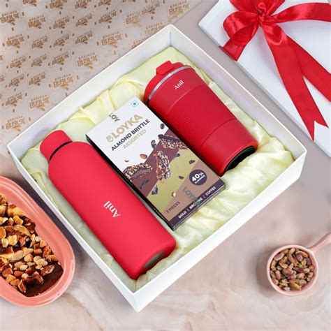 Personalized Gift Set with Rubber Bottle Tumbler & Loyka – Giftana