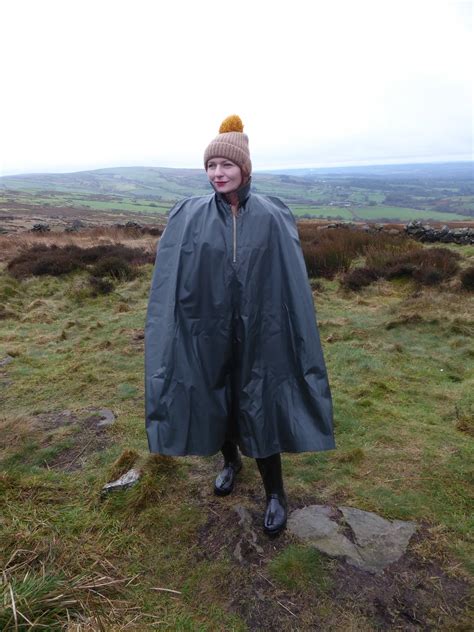 Tank - Pluvmantelo: vintage, classic and modern rain capes and raincoats | Rain cape, Cape, Tank