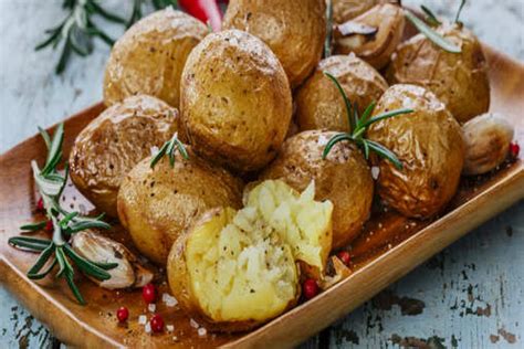Rosemary Garlic Baked Potatoes Recipe: How to Make Rosemary Garlic ...