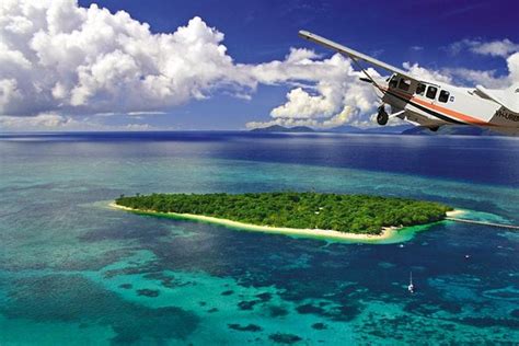 45-Minute Great Barrier Reef Scenic Flight from Cairns Including Green ...