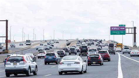 A decades-old rule lets drivers set speed limits on US roads; that ...