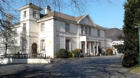 MANOR PARK COUNTRY HOUSE (Clydach) - Hotel Reviews, Photos, Rate ...