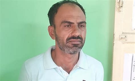 நாமக்கல் அருகே காரில் கடத்தி வந்த ரூ.2 லட்சம் மதிப்பிலான போதை பாக்குகள் ...