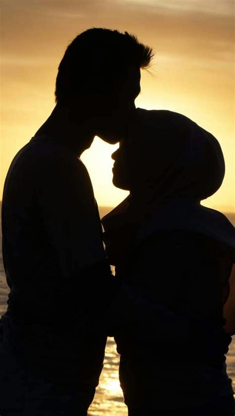 Silhouette Of Man And Women Kissing Photos, Download The BEST Free ...