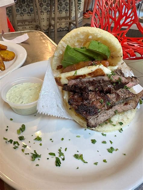 BOLIVAR & LINCOLN VENEZUELAN CAFE, Chicago - Photos & Restaurant ...