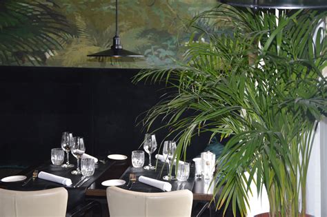 Restaurant | Mia's Restaurant & Lounge | Axel