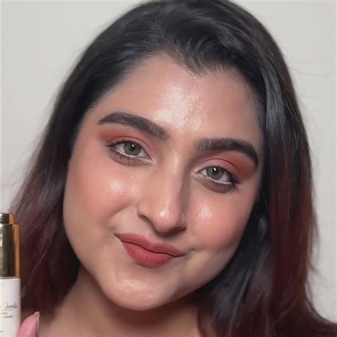 Illuminating Drops: Ultimate Glass-Skin Serum