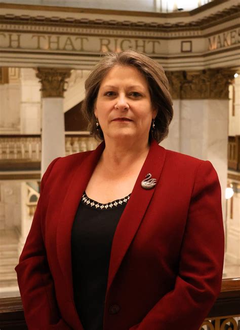 Mahoning County Prosecutor's Office Dismisses Forgery Charges, ICE to ...