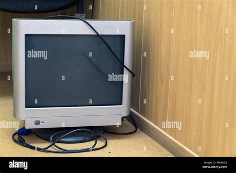 Old Computer Monitor 的图像结果