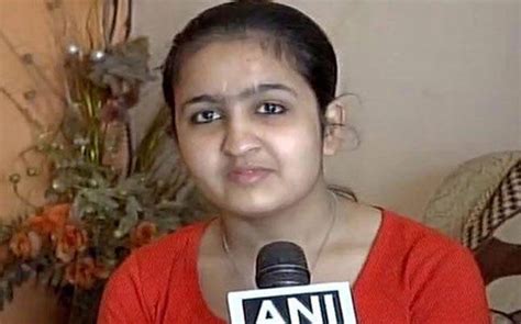 Jhanvi Behal who arrived in Kashmir to unfurl flag, sent back by ...