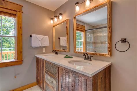 Pigeon Forge Cabin Rental - Black Bear Cinema #4819 - 5 bedroom