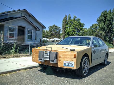 17 Pictures Of Beat-Up Cars Owners Refuse To Take To A Mechanic