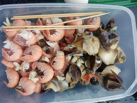 鲍鱼、扇贝、生蚝、大闸蟹......有一种炫富叫：威海人吃海鲜！那滋味儿超爽！