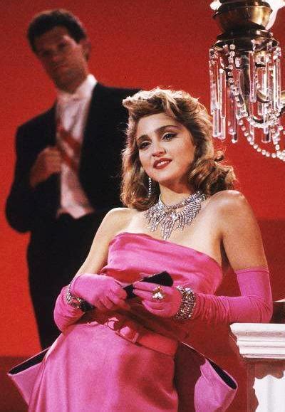Madonna: Material Girl (Music Video) (1985) - FilmAffinity