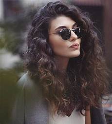 Chic Curly Hairstyles by Totally Chic And Beautiful Curly Hairstyles Hairstyles Chic Curly Hairstyles