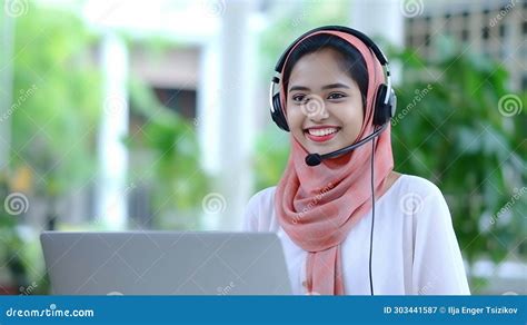 India Call Center Agent 的图像结果