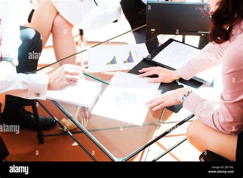 Business Meeting Stock 的图像结果