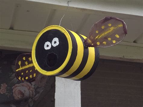 How to Make a Bumble Bee House 的图像结果