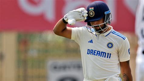 Dhruv Jurel Salute Celebration After He Completing 1st Test Fifty Watch ...