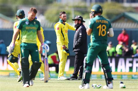 Glenn Maxwell wasn't happy after a review saved David Miller ...